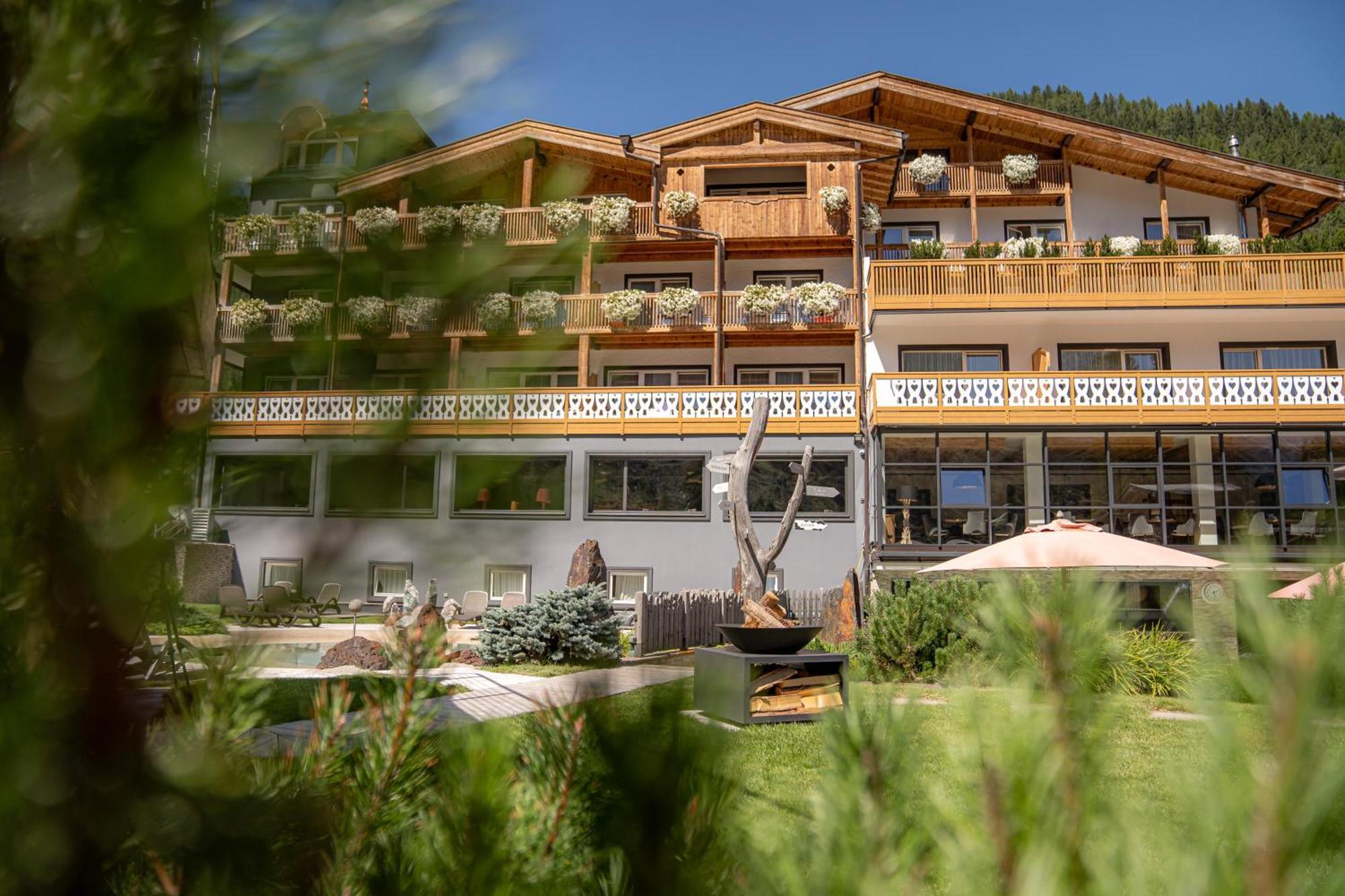 Croce Bianca Leisure & Spa Hotel カナツェーイ エクステリア 写真