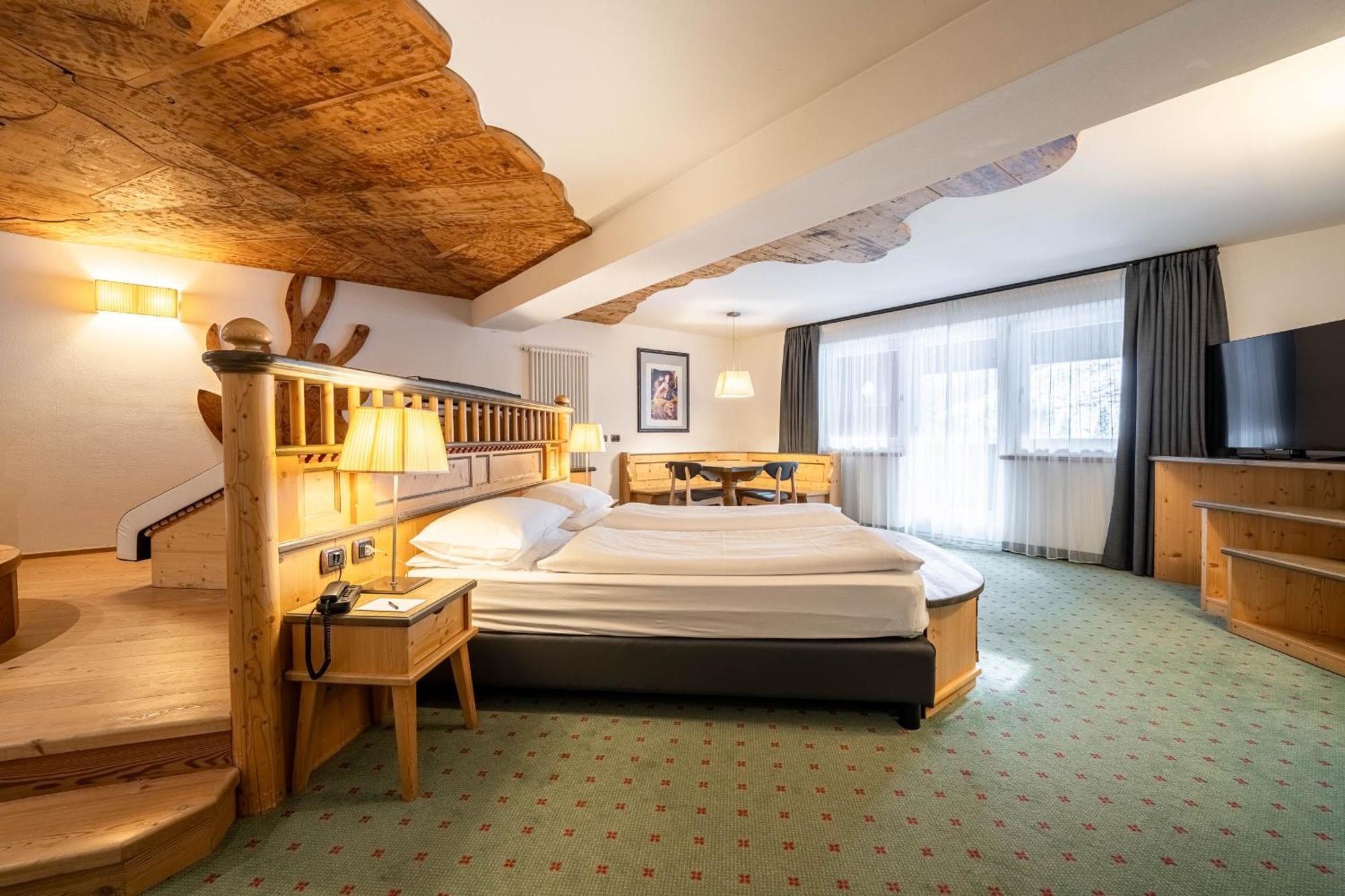Croce Bianca Leisure & Spa Hotel カナツェーイ エクステリア 写真
