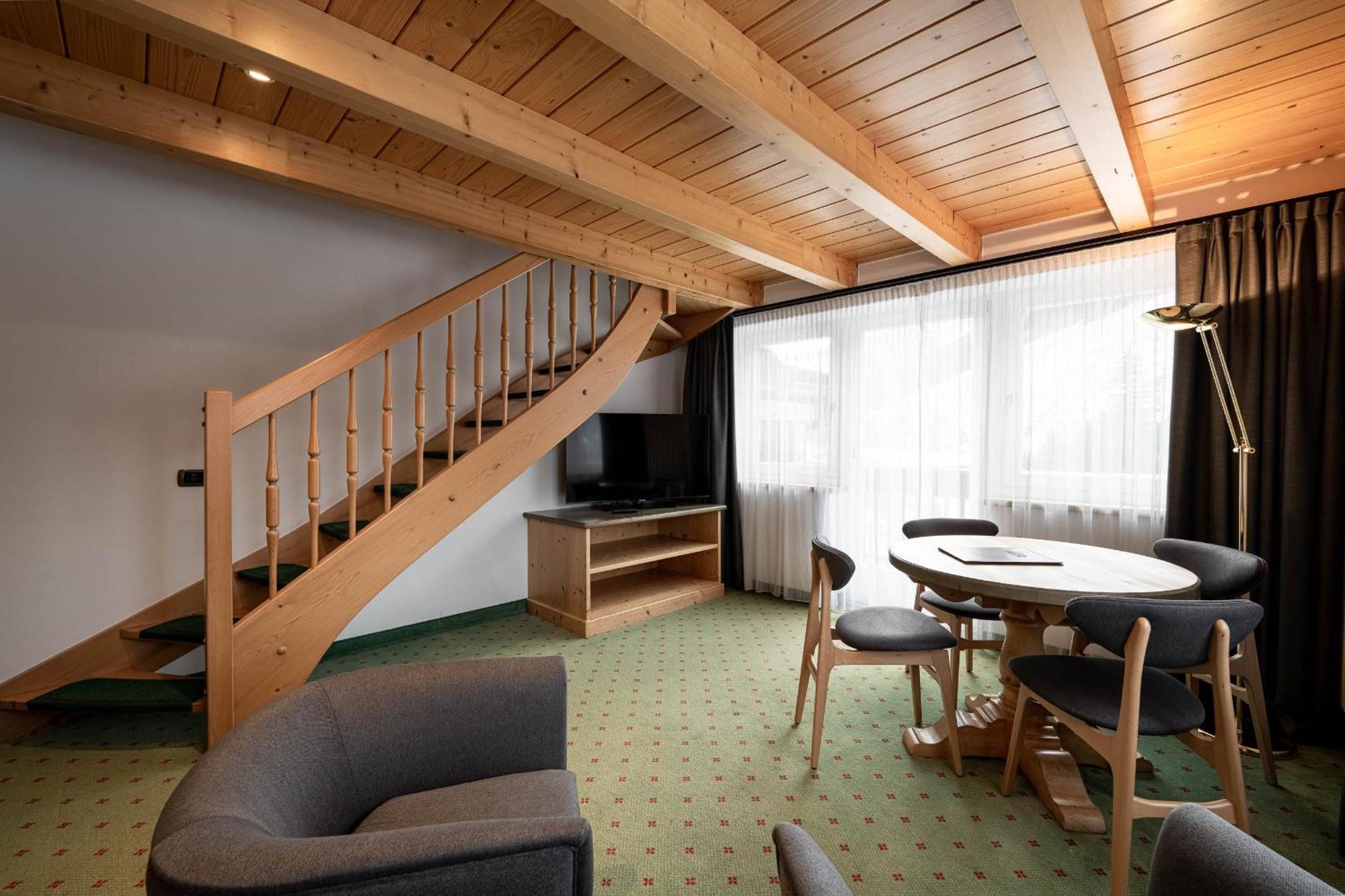 Croce Bianca Leisure & Spa Hotel カナツェーイ エクステリア 写真
