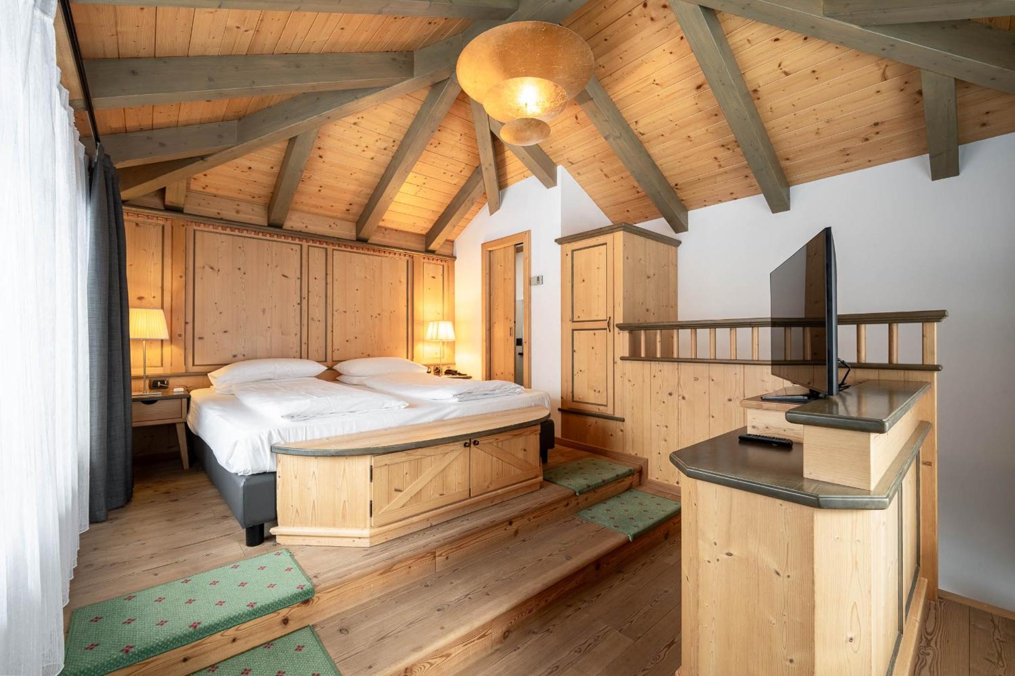 Croce Bianca Leisure & Spa Hotel カナツェーイ エクステリア 写真