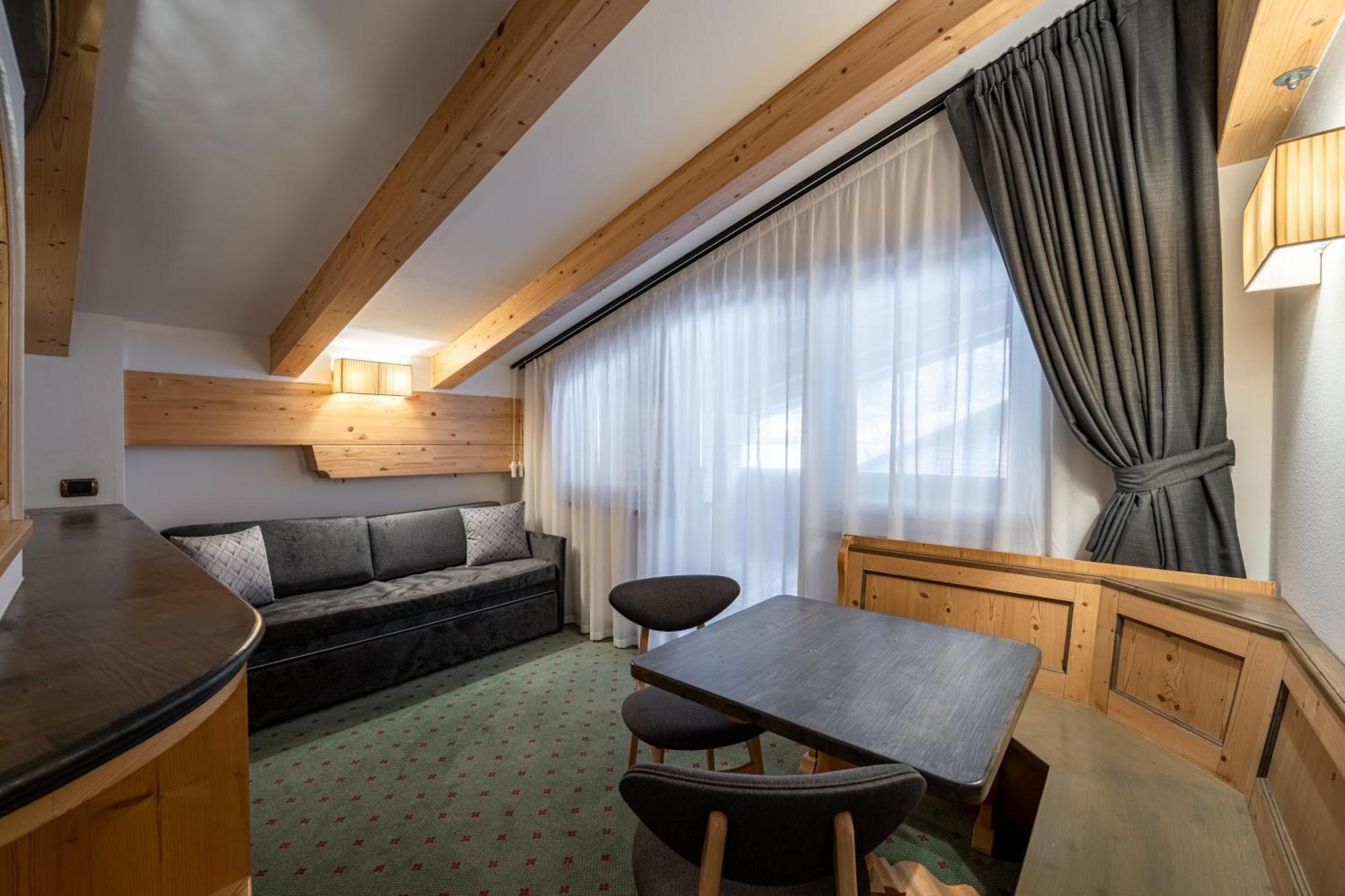 Croce Bianca Leisure & Spa Hotel カナツェーイ エクステリア 写真